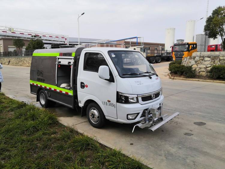 蓝牌国六路面养护车图片